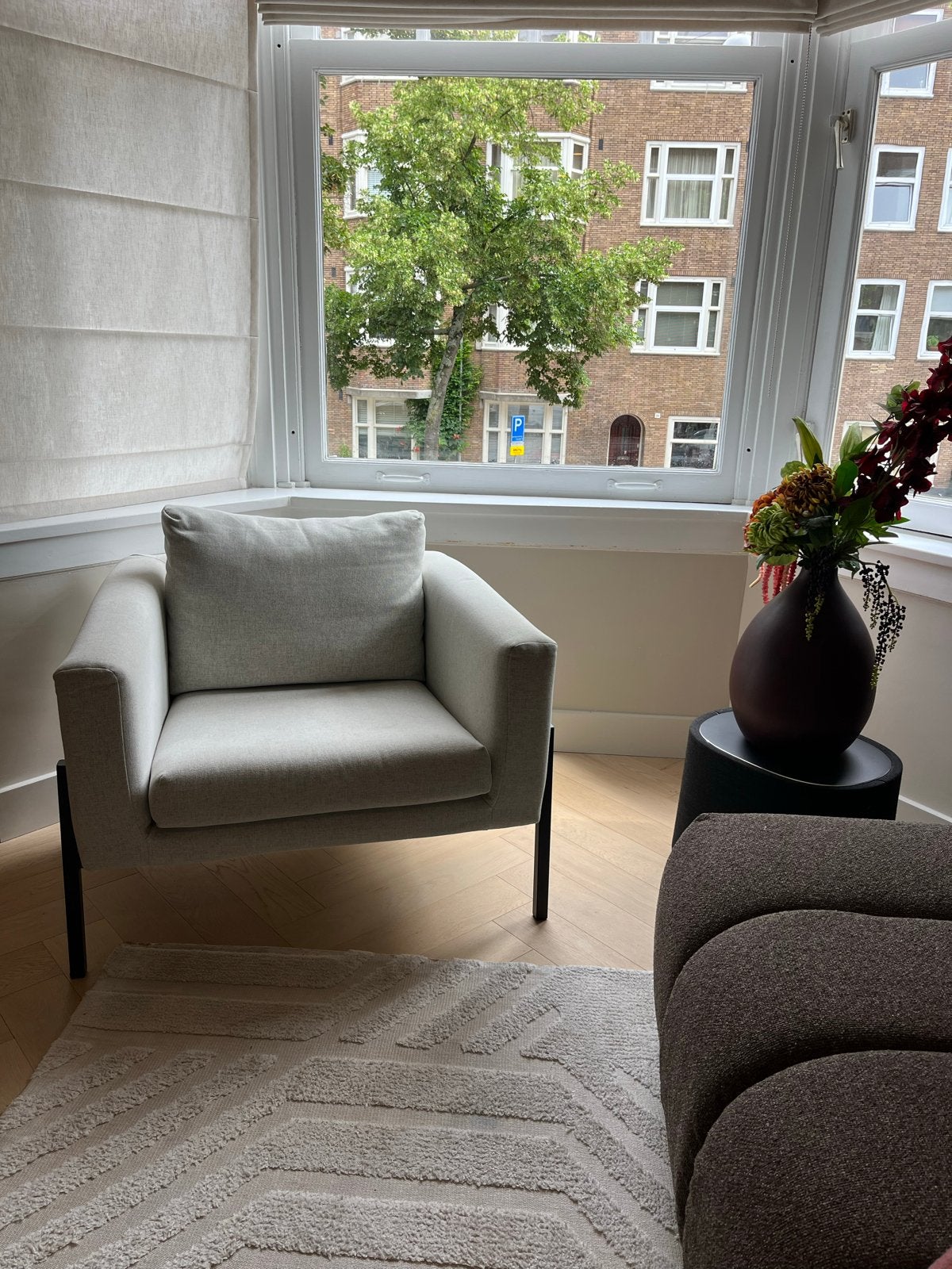 Stijlvolle lichtgrijze-beige fauteuil, Ophalen, Zo goed als nieuw, Stof, 75 tot 100 cm