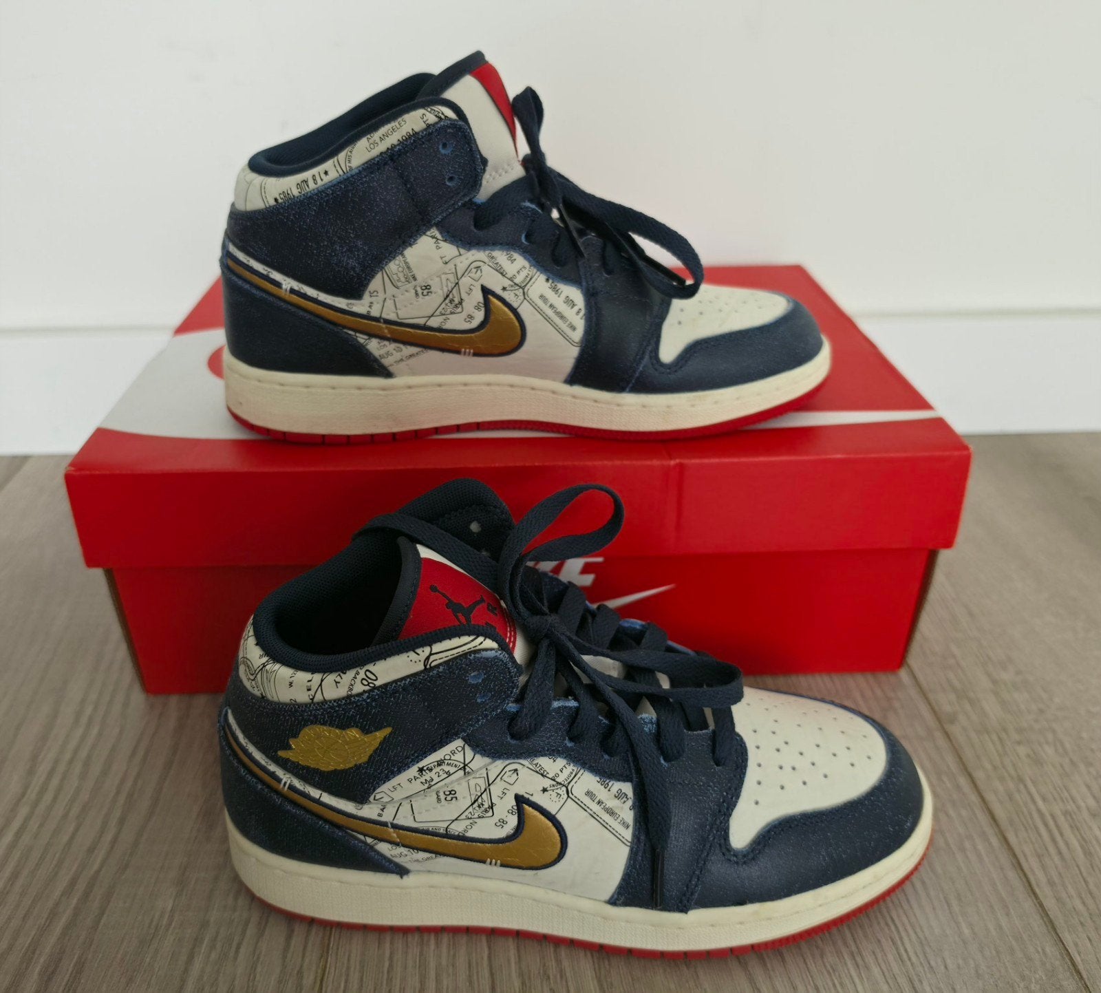 Nike Air Jordan 1 Mid SE Maat 36.5, Kleding | Dames, Schoenen, Blauw, Ophalen, Nike Air Jordan, Sneakers of Gympen