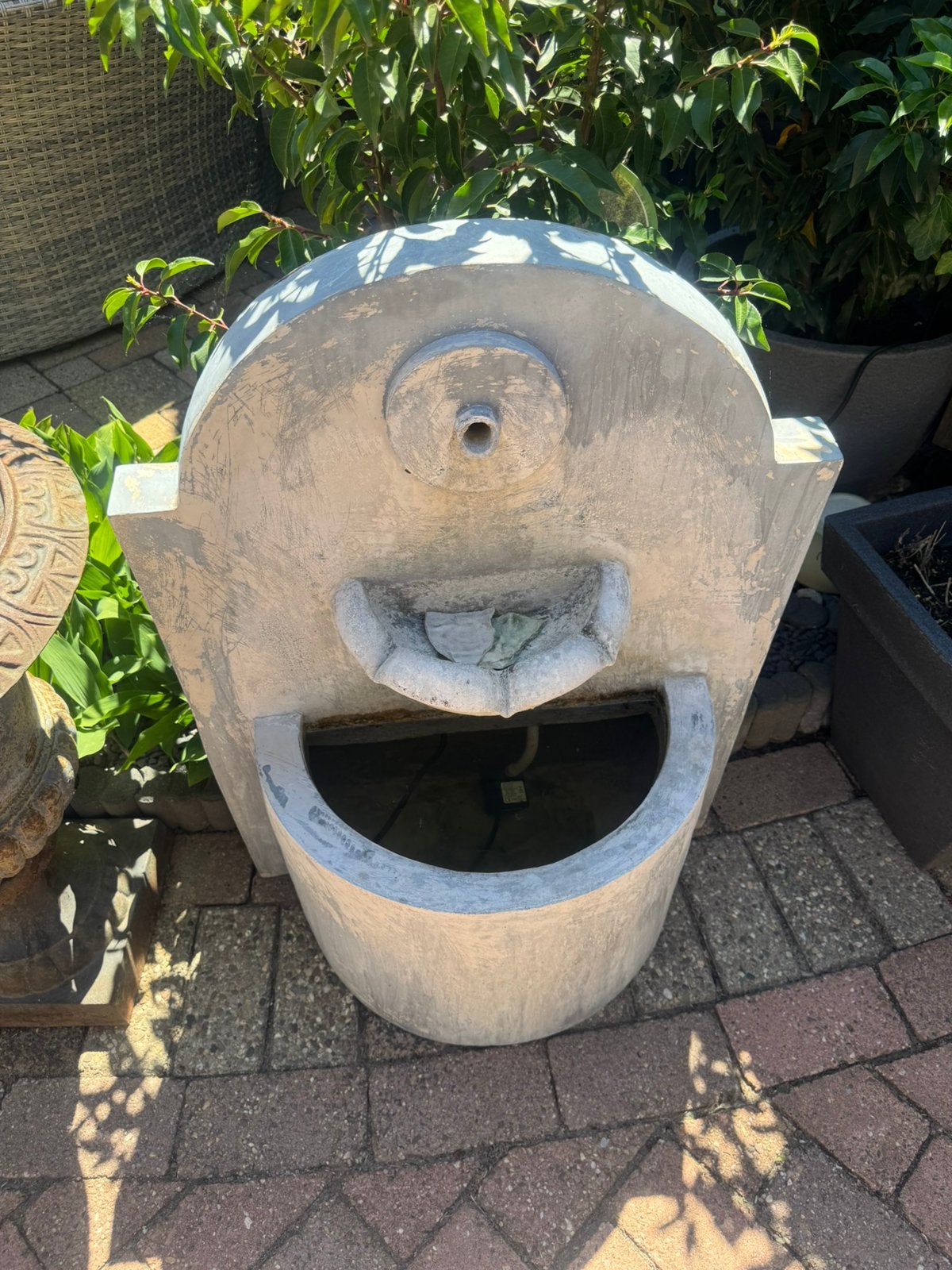 Betonlook kunstof waterornament met nieuwe pomp, Tuin en Terras, Ophalen, Nieuw, Beton, Fontein