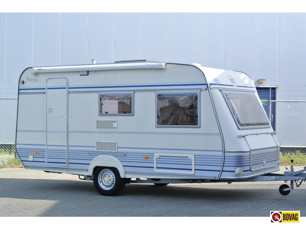 TEC Siena 450 K|Stapelbed|Dwarsbed|Luifel|, Caravans en Kamperen, Caravans, Schokbreker, T.E.C., Bedrijf, Treinzit