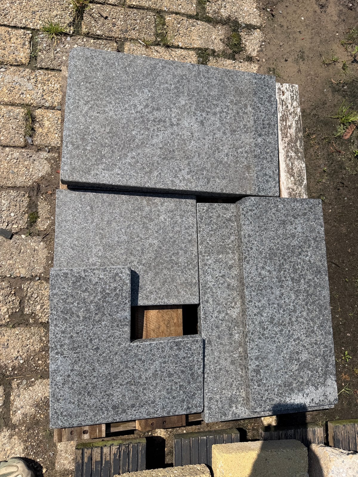 Basalt gevlamd nieuw 3cm dik natuursteen, Ophalen, Wandtegels, Minder dan 20 cm, Zo goed als nieuw