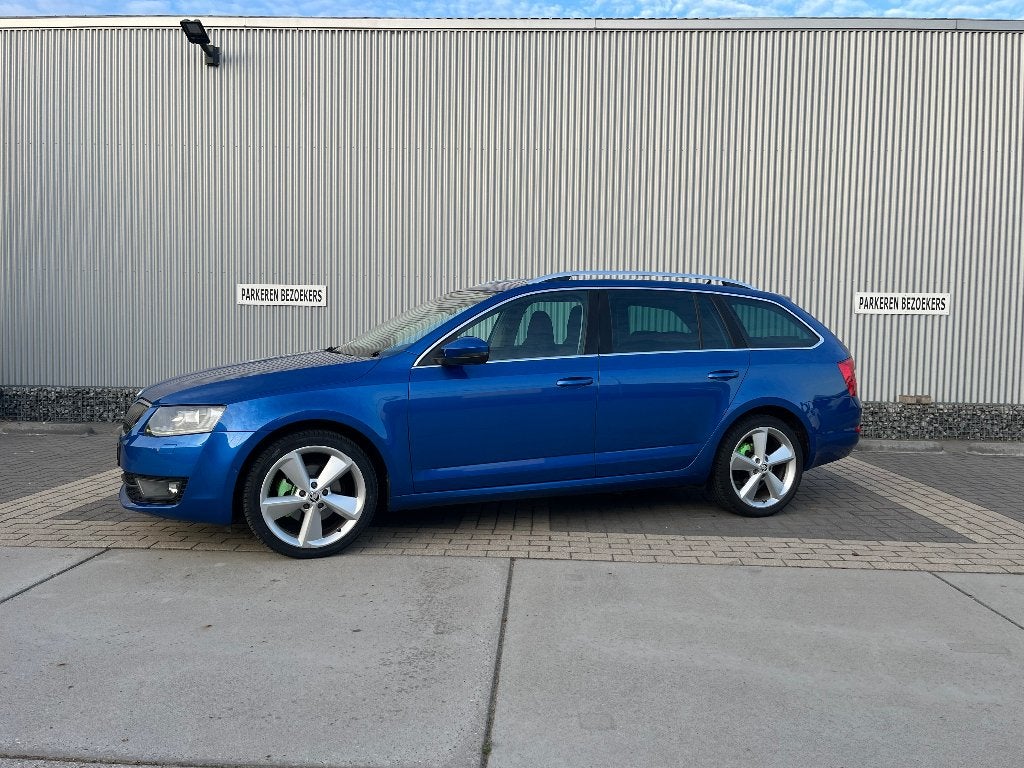 Skoda Octavia 1.4 TSI 103KW Combi Automaat, Trekhaak enz., Auto's, 4 cilinders, Blauw, Origineel Nederlands, Onderhoudsboekje