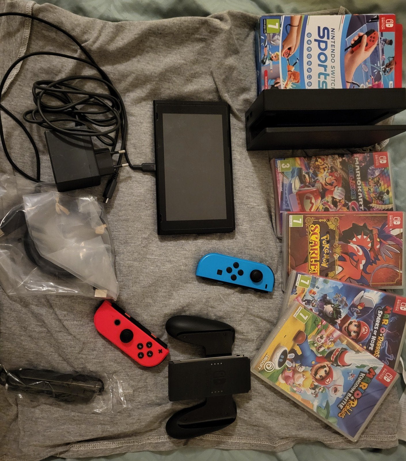 Nintendo Switch met 2 controllers en 4 games, Spelcomputers en Games, Spelcomputers | Nintendo Switch, Gebruikt, Switch Original