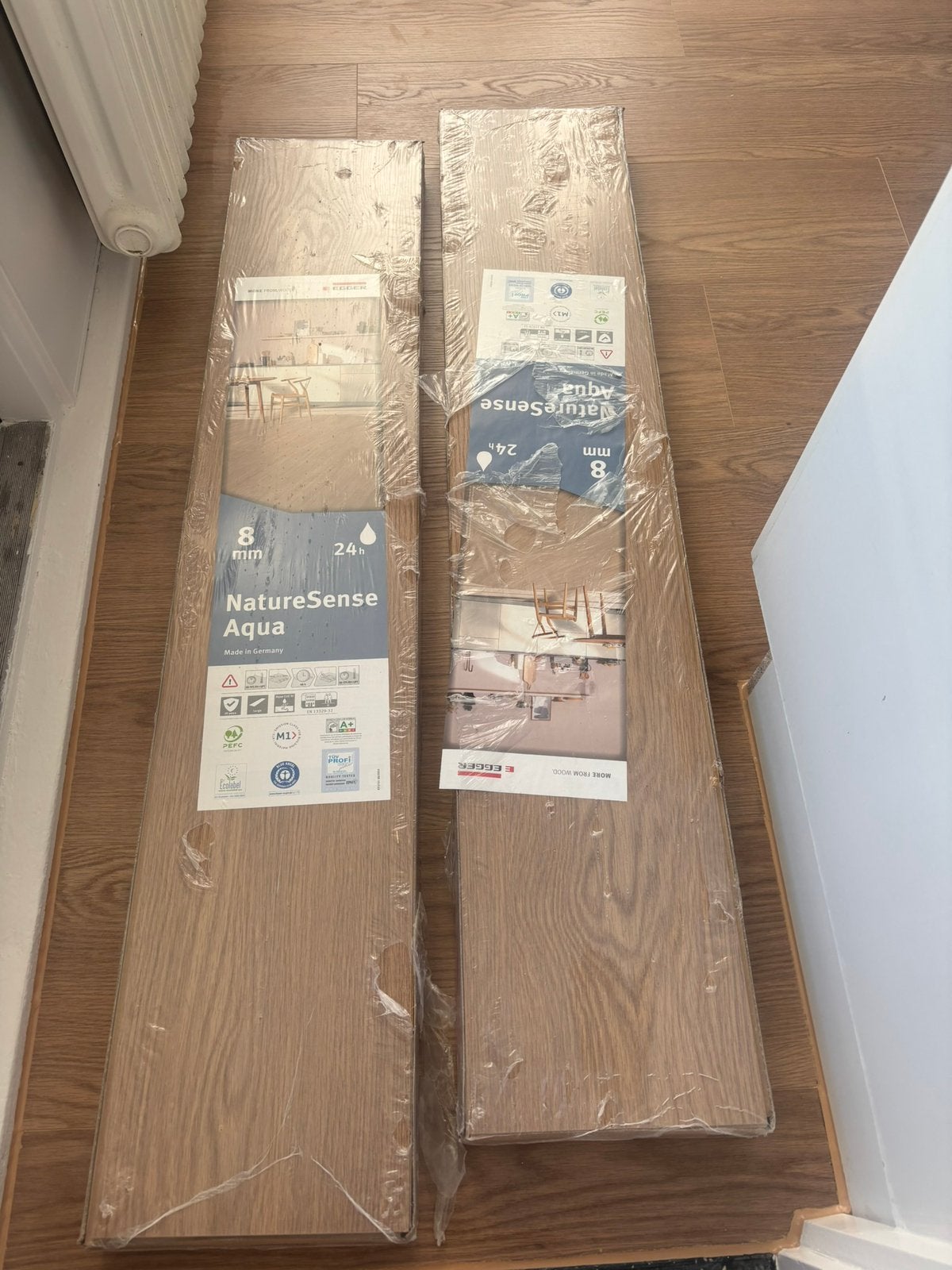 Laminaat eiken bruin extra breed plus ondervloer en plinten, Doe-het-zelf en Verbouw, Ophalen, 50 tot 150 cm, Nieuw, 10 m² of meer