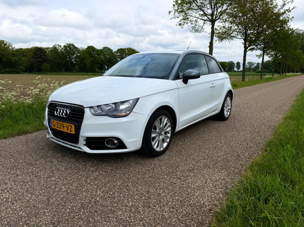 Audi A1 1.2 Tfsi Attraction, Nette auto, Inruil mogelijk, Auto's, Voorwielaandrijving, Stof, A1, Zwart