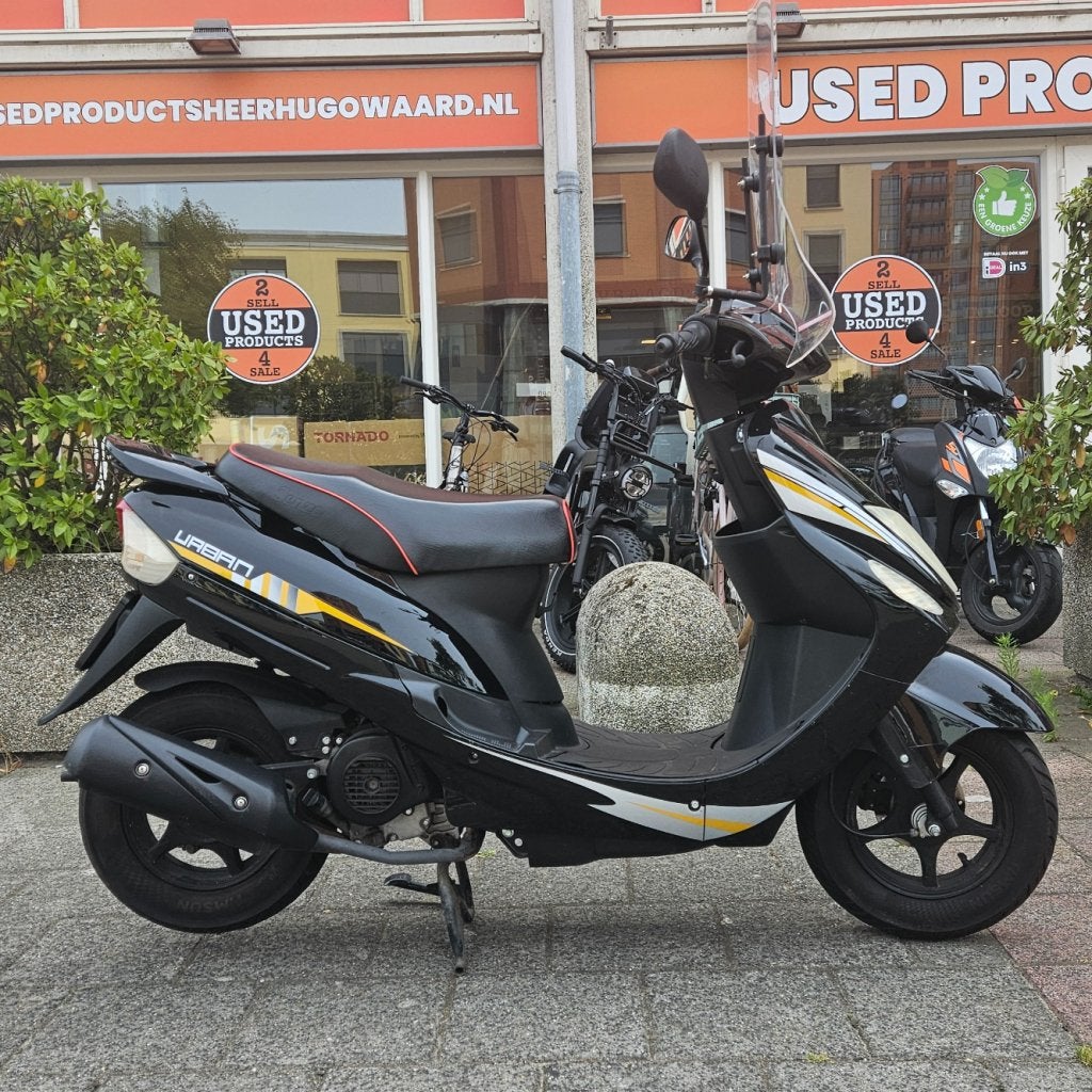 Senzo Urban Snor Scooter 2019 3720KM in Zeer Nette Staat, Fietsen en Brommers, Urban Armor Gear, Zo goed als nieuw, https://www.urbanarmorgear.com/pages/contact-us