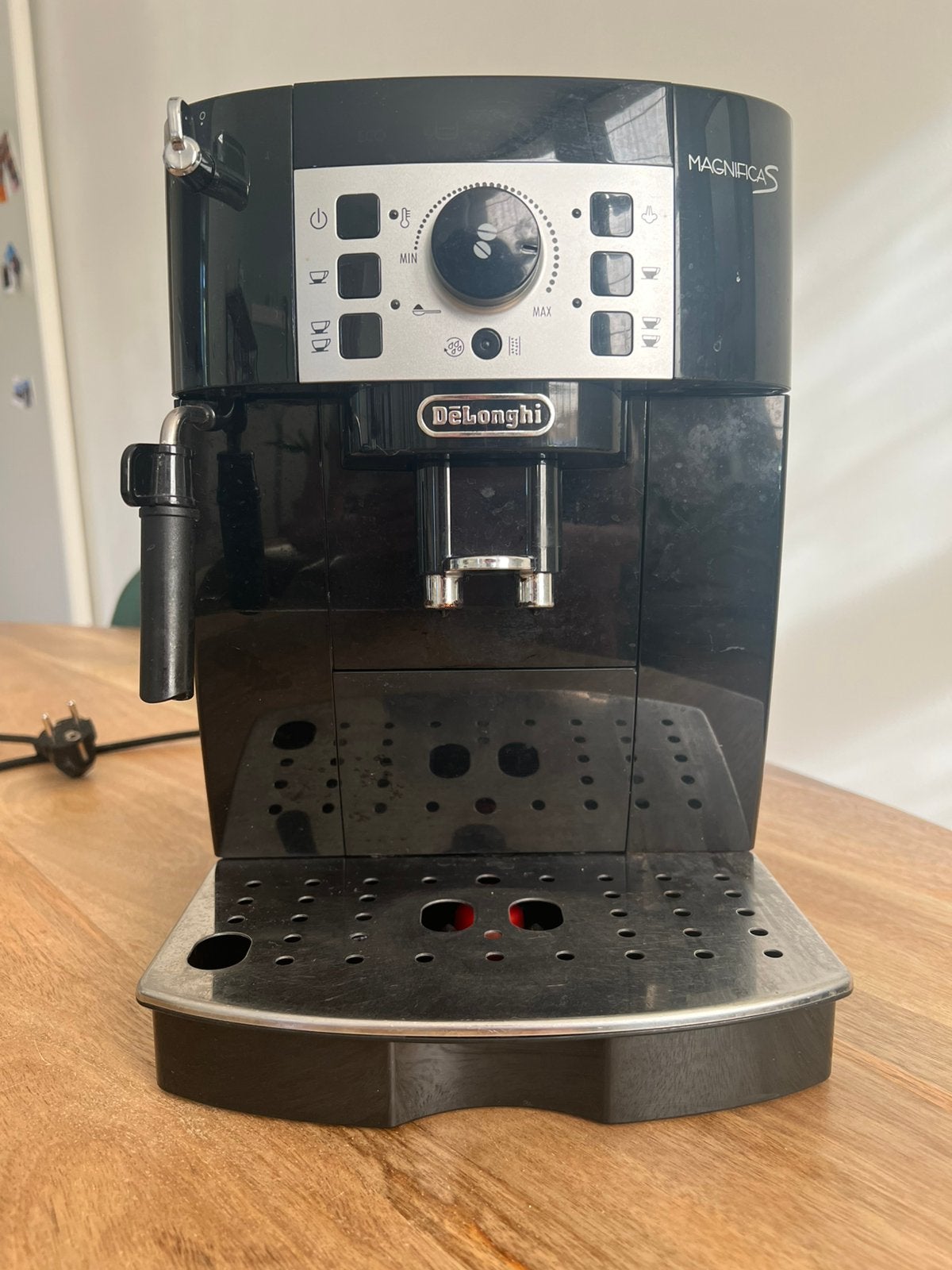 DeLonghi magnificaS koffiemachine bonen, Witgoed en Apparatuur, Koffiezetapparaten, Ophalen, Zo goed als nieuw, Koffiemachine