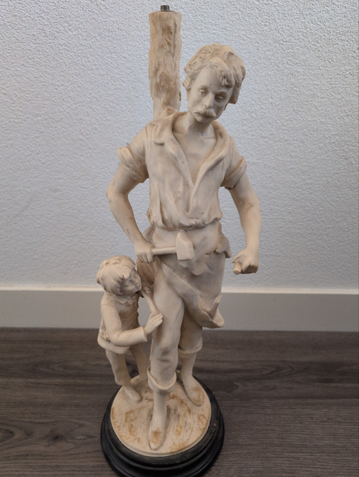 Beeld van man en kind, mogelijk houtsnijder, Ophalen of Verzenden