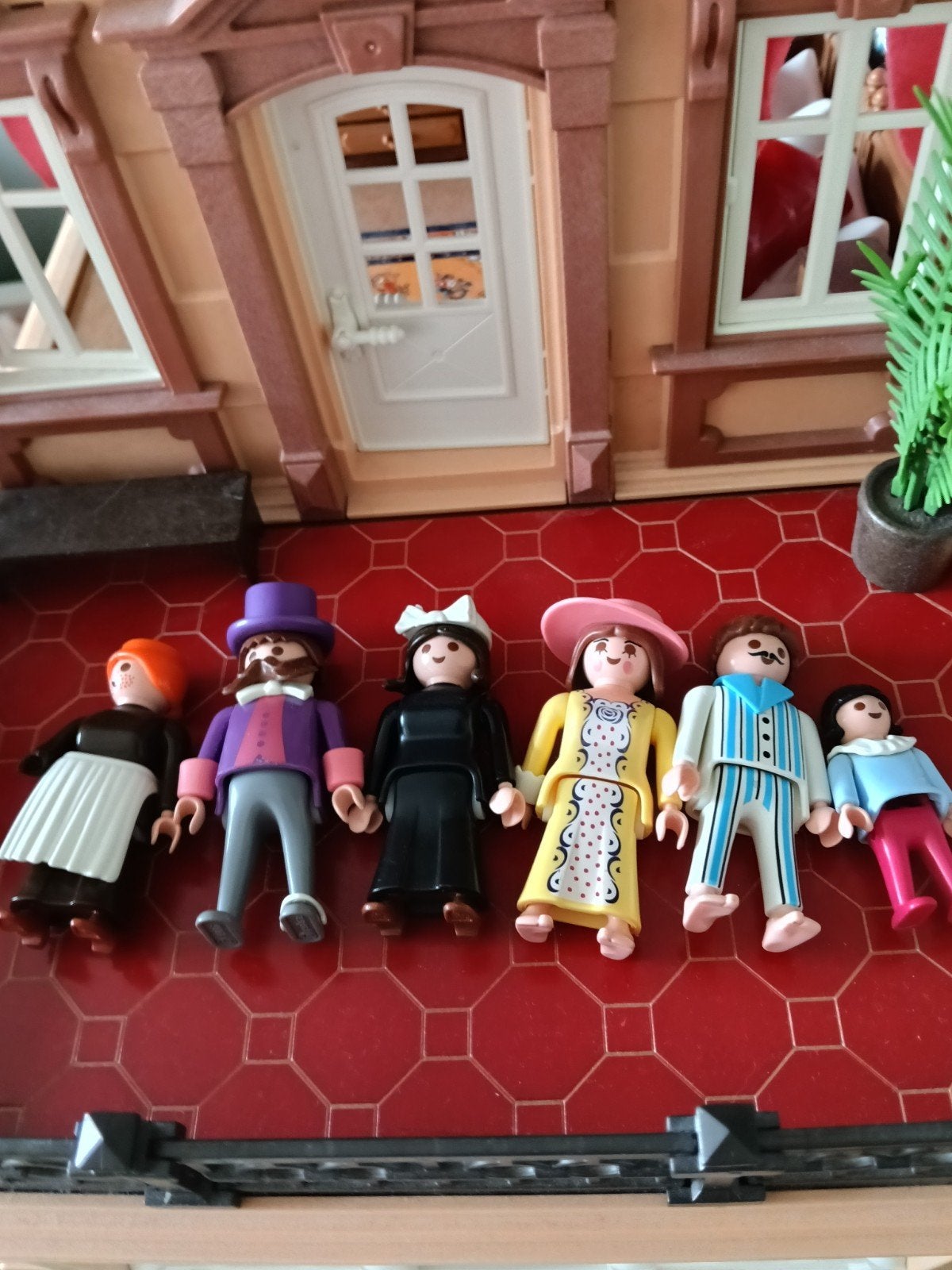 Foto 11 van Victoriaans poppenhuis playmobil met extra meubels