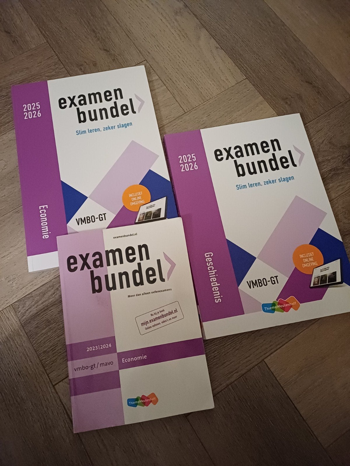 Examenbundel VMBO-GT Geschiedenis & Economie 2025-2026, Boeken, Ophalen of Verzenden, Zo goed als nieuw, VMBO, Geschiedenis