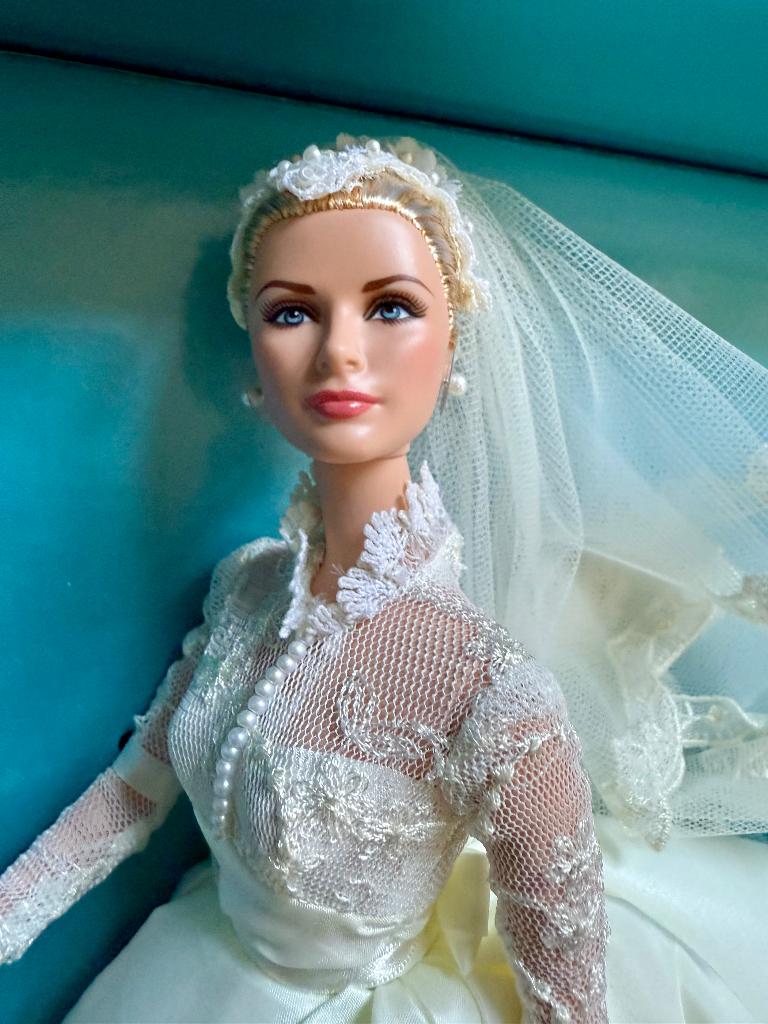 Silkstone Barbie NRFB - Bridal Grace Kelly, Verzamelen, Poppen, Verzenden, Nieuw, Fashion Doll