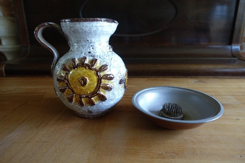 japans keramisch bloemsierkunst schaaltje (rechts), Steen, Gebruikt, Rond, Binnen
