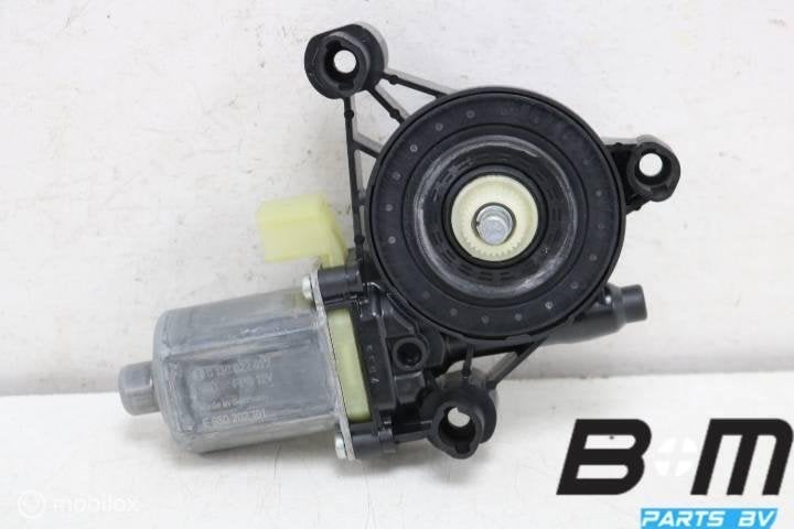 Raammotor linksvoor VW Tiguan 5NA 5Q0959801C, Gebruikt
