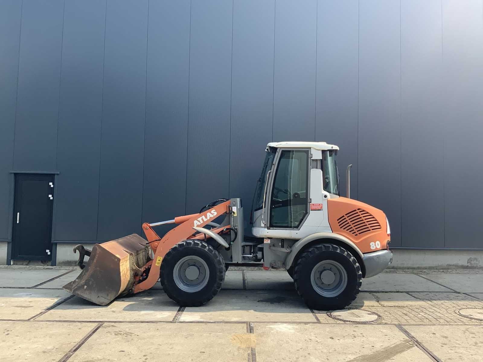 Atlas - 2007 - 80 - Incl Bak en palletvorken - Shovel, Wiellader of Shovel