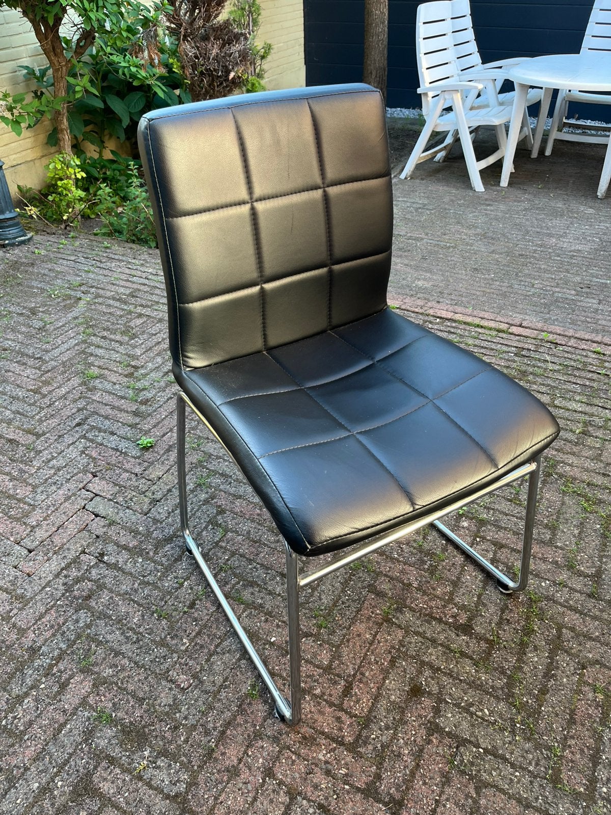 6 stoelen zwart met zilverkleurige poten, Ophalen, Gebruikt, Zwart, Overige materialen