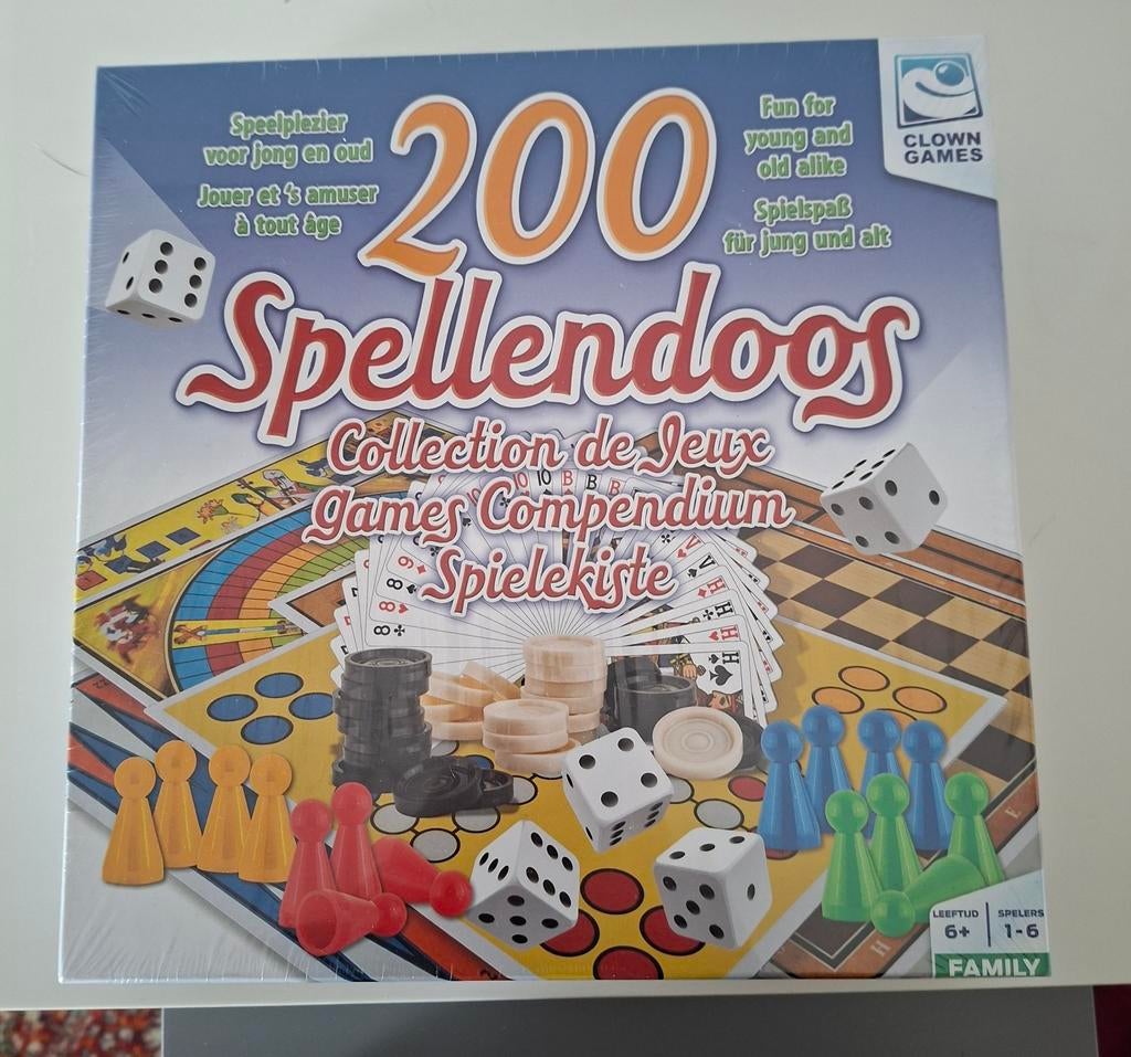 200 Spellendoos - Familie Spelletjes Compendium, Hobby en Vrije tijd, Gezelschapsspellen | Bordspellen, Vijf spelers of meer, Ophalen of Verzenden