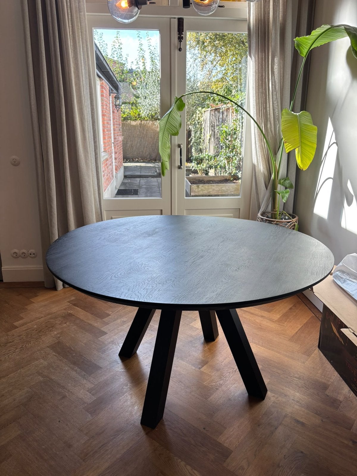 Zwarte ronde eettafel eiken - Tafelboertje 140 cm, Ophalen, Zo goed als nieuw, Vijf personen of meer, 100 tot 150 cm