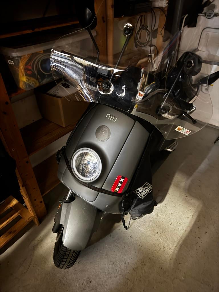 Niu N1S uit 2018 - Zo goed als nieuw met 2 accu's, Fietsen en Brommers, Snorfietsen en Snorscooters, Gebruikt, Elektrisch, Ophalen
