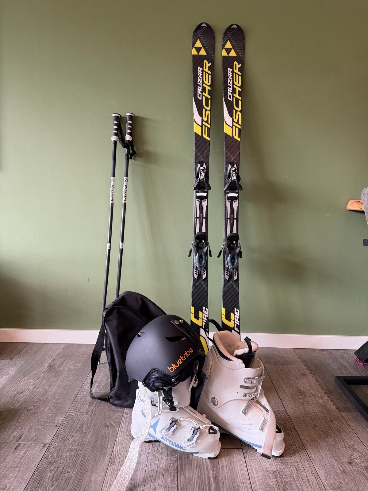 Complete ski-uitrusting: Fischer ski's, Atomic schoenen, hel, 160 tot 180 cm, Ophalen of Verzenden, Skiën, Ski's