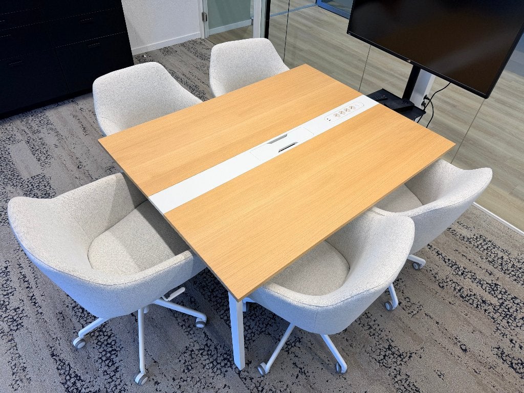 IKEA MITTZON Vergadertafel set (BTW factuur mogelijk), Huis en Inrichting, Bureaus, Overige typen, Scandinavisch, Hout, Zo goed als nieuw