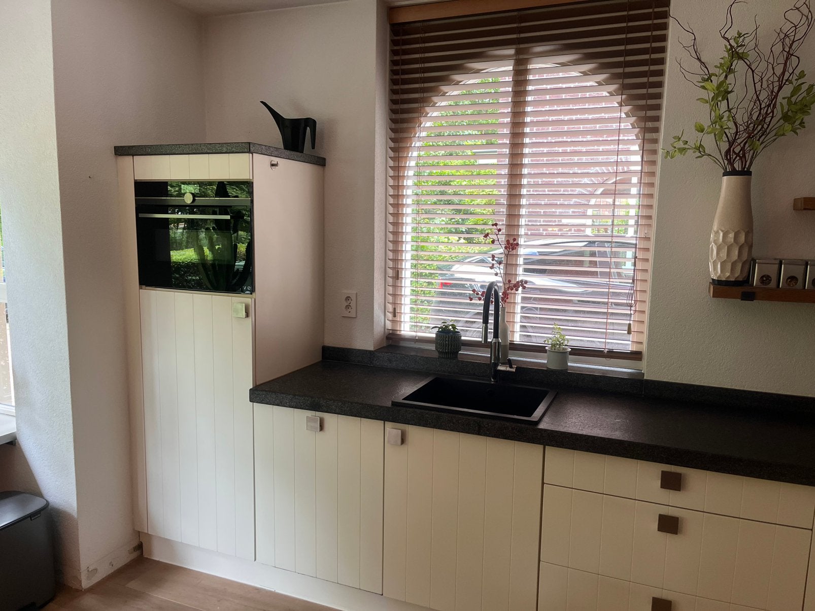 Moderne keuken met goede apparatuur, Ophalen, Gebruikt, Wit, Hoekkeuken