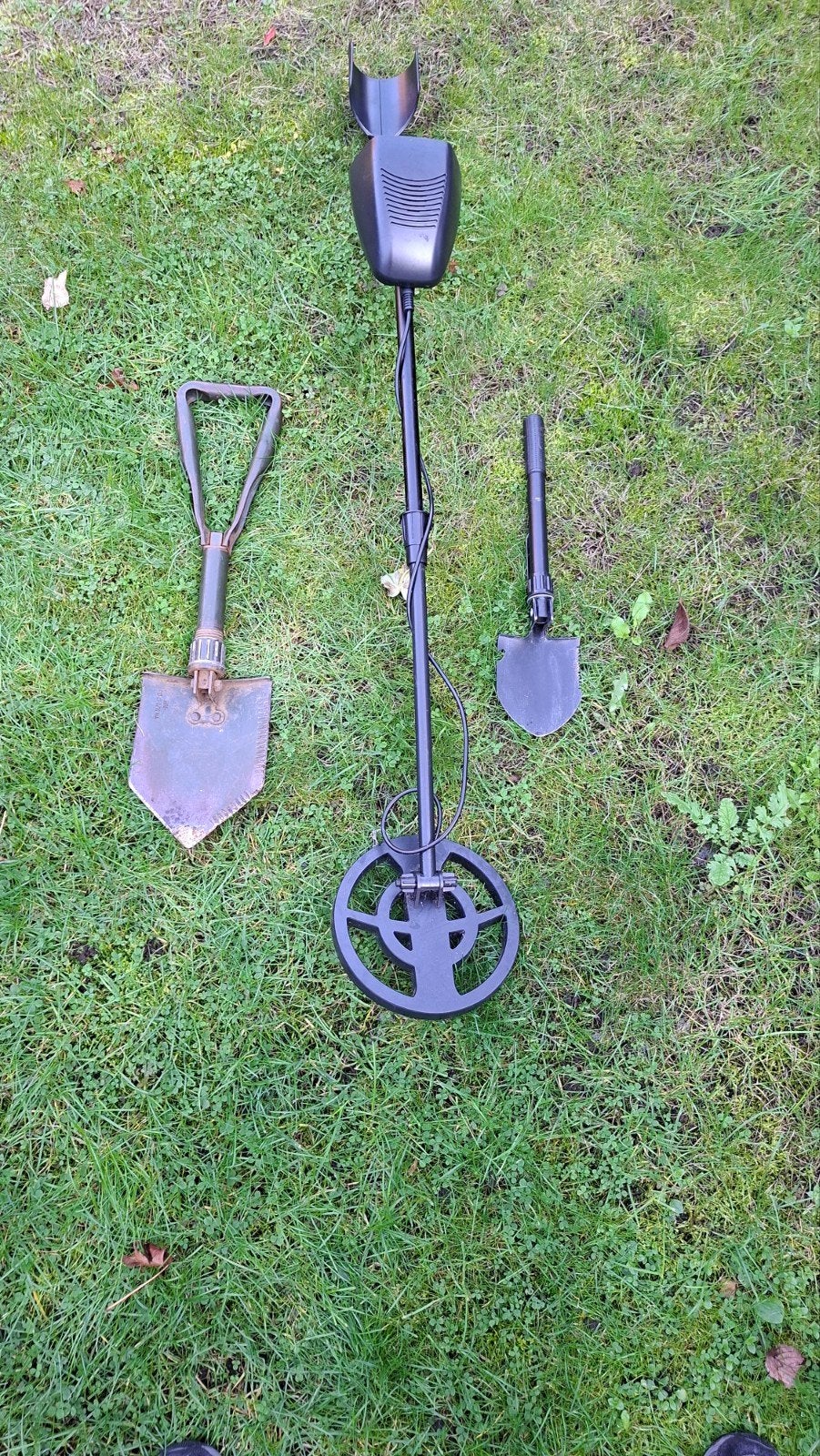 Metaaldetector met scheppen - Ideaal voor beginners, Hobby en Vrije tijd, Discriminatie metaaldetectie, Gebruikt, 30 cm of minder