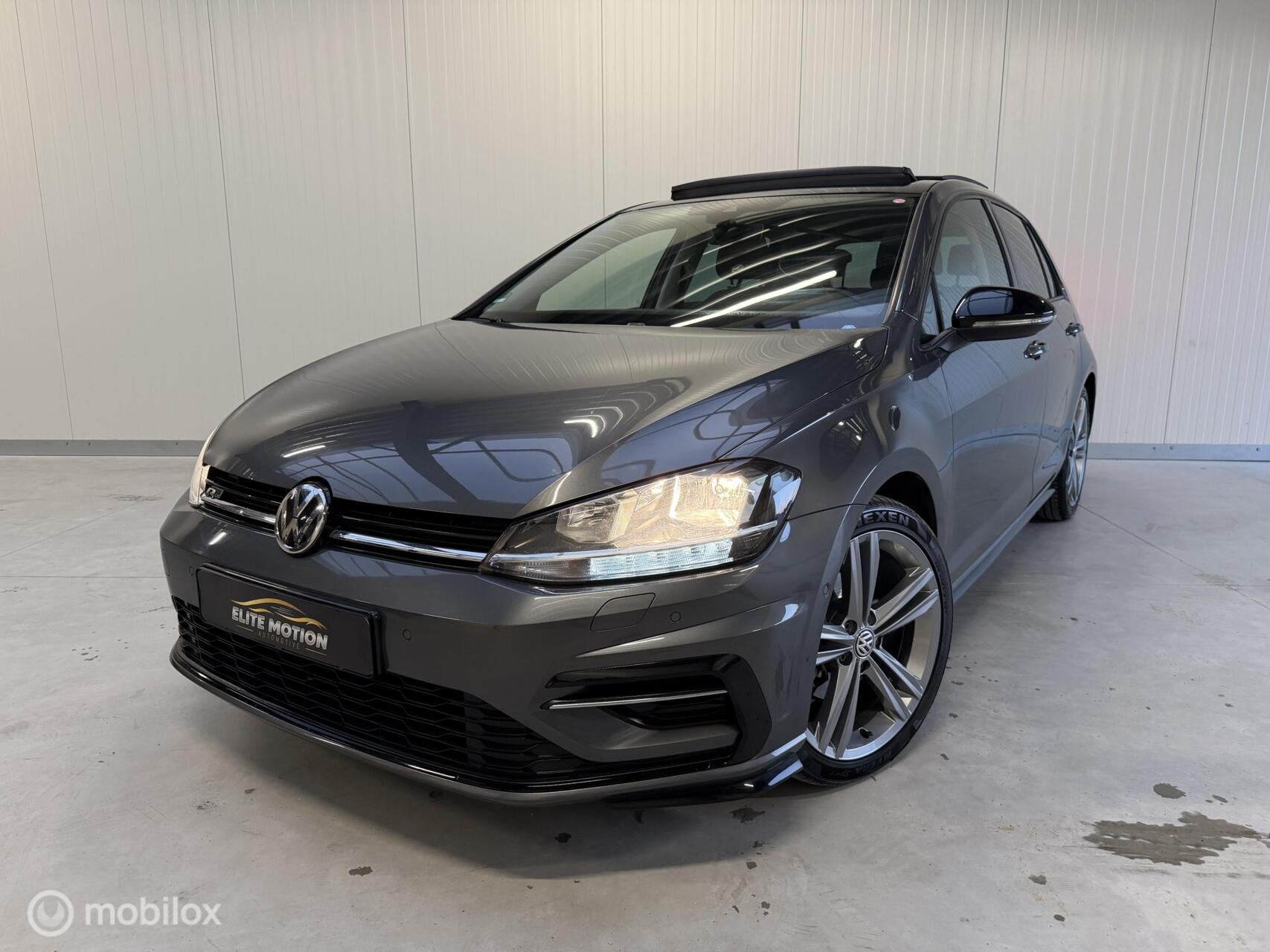 Volkswagen Golf 7.5 R-Line 1.5 TSI DSG 150PK | Pano | ACC, Dealer onderhouden, Stof, 4 cilinders, 150 pk