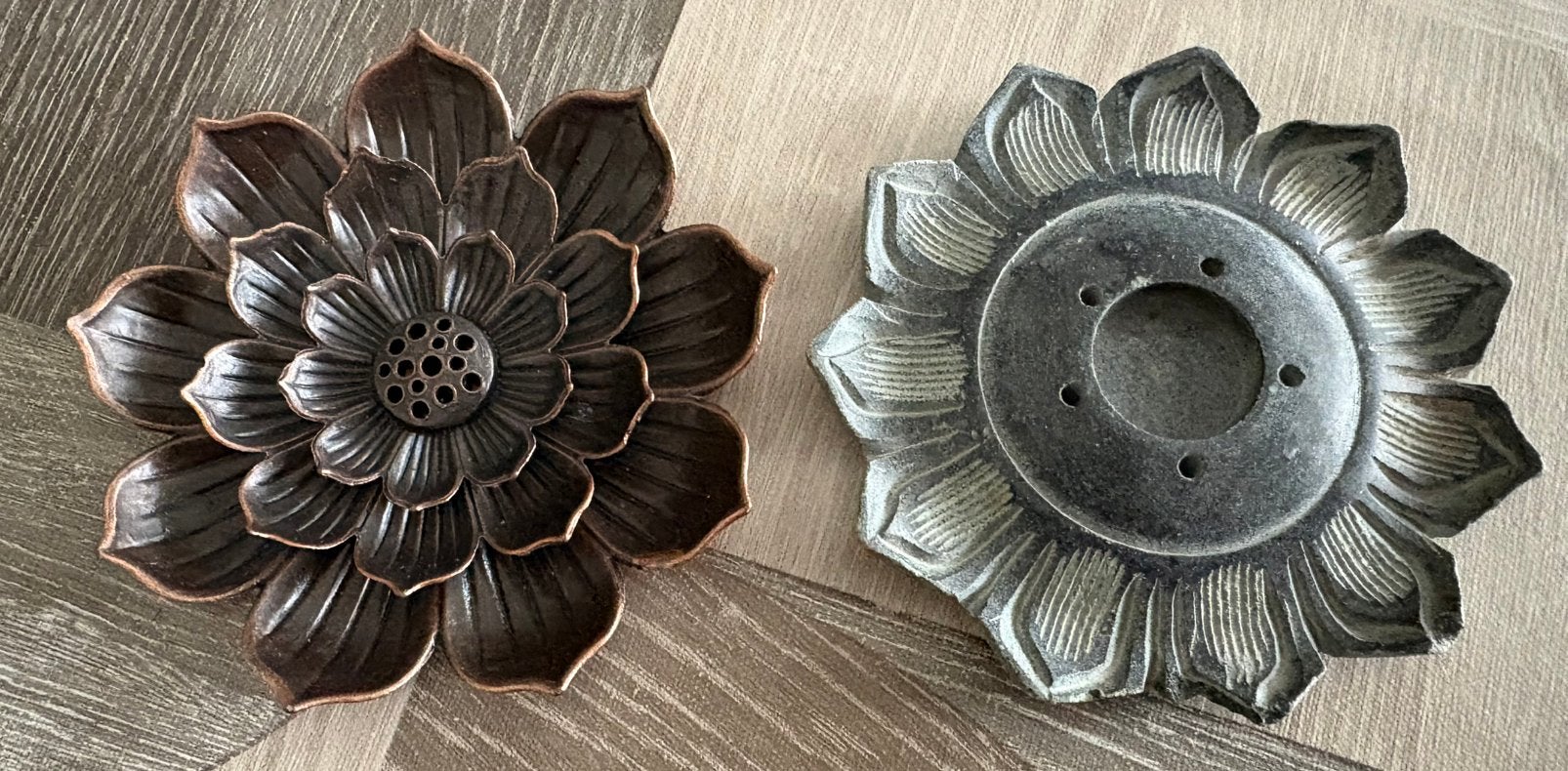 Set van 2 lotus wierookhouders, Ophalen of Verzenden, Grijs