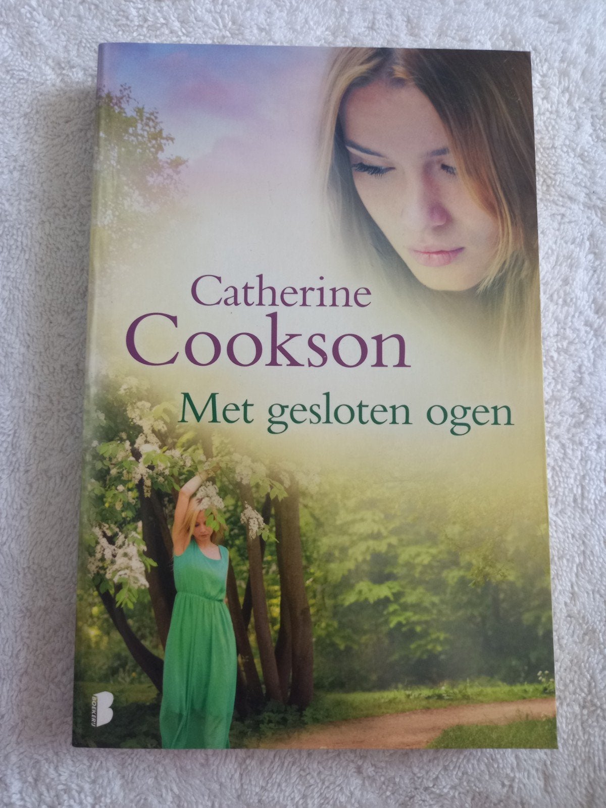 p01 Catherine Cookson - Met gesloten ogen, Boeken, Ophalen of Verzenden, Gelezen, Catherine Cookson, Nederland