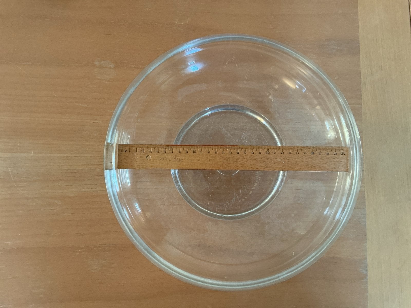 Grote glazen schaal - Perfect voor salades of fruit, Gebruikt, Schaal, Rond, Ophalen of Verzenden