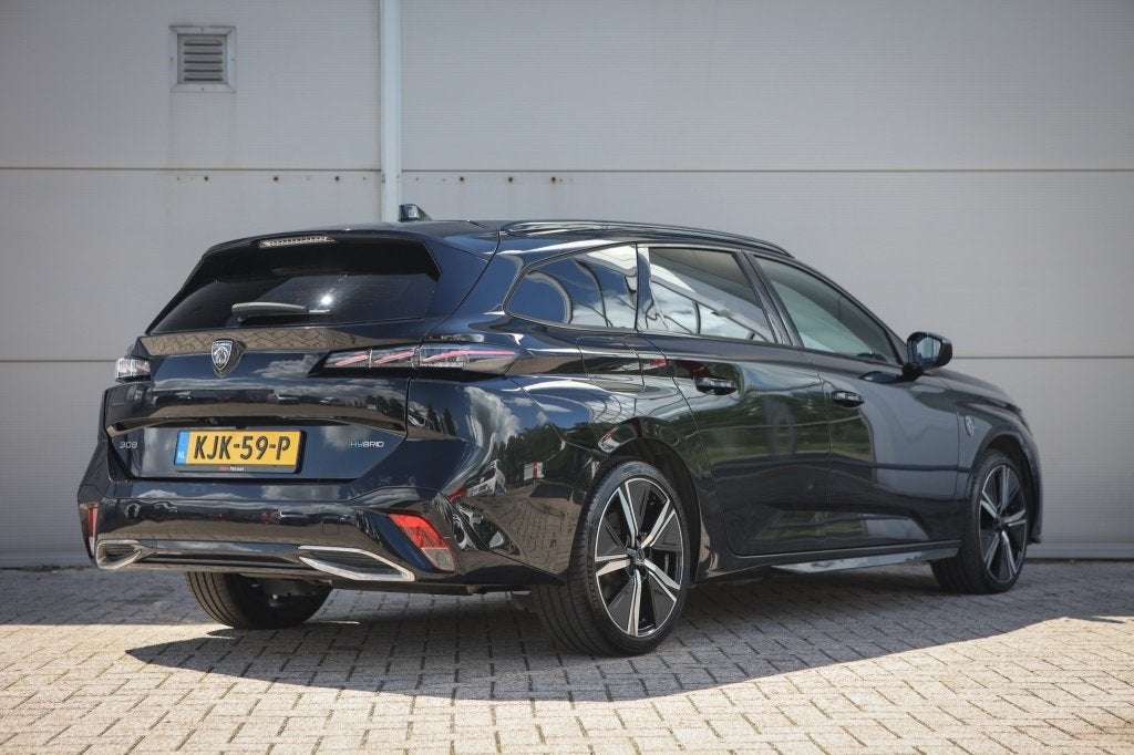 Peugeot 308 SW 1.6 PHEV 225 GT (bj 2024, automaat), Gebruikt, Euro 6, 4 cilinders, Zwart