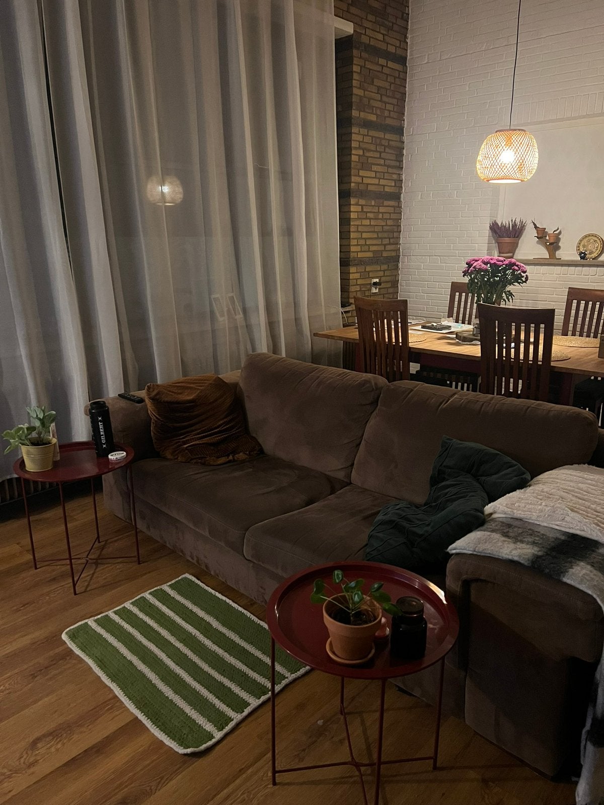 Brown 2 seat sofa, Huizen en Kamers