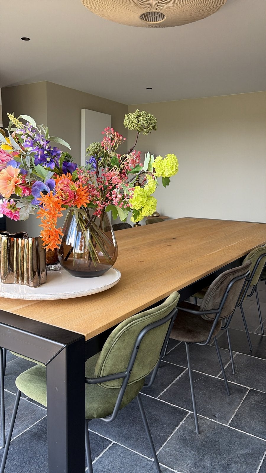 Grote eikenhouten eettafel met metalen onderstel, Huis en Inrichting, Tafels | Eettafels, Ophalen, 100 tot 150 cm, Eikenhout, 200 cm of meer