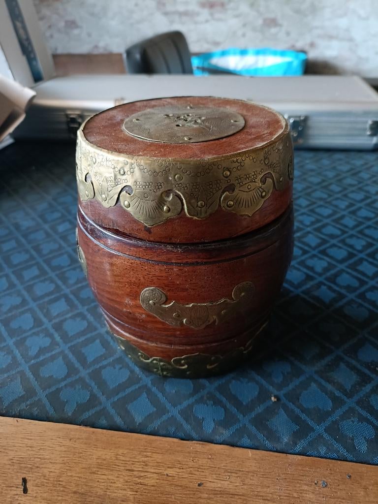 Tonnetje van hout met versieringen en inscriptie, Antiek en Kunst, Ophalen of Verzenden