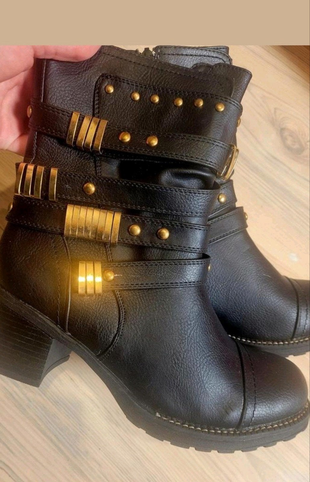 Zwarte laarzen met gouden details, Zwart, Lage of Enkellaarzen, Nieuw, Ophalen of Verzenden