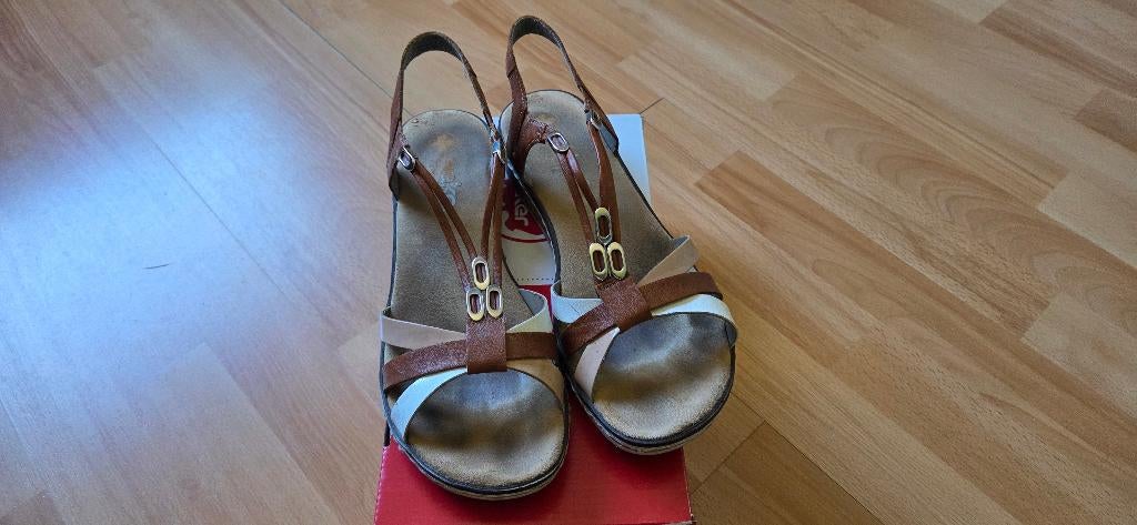 Rieker Dames Sandaal maat 41 Bruin/Wit, Bruin, Verzenden, Sandalen of Muiltjes, Zo goed als nieuw