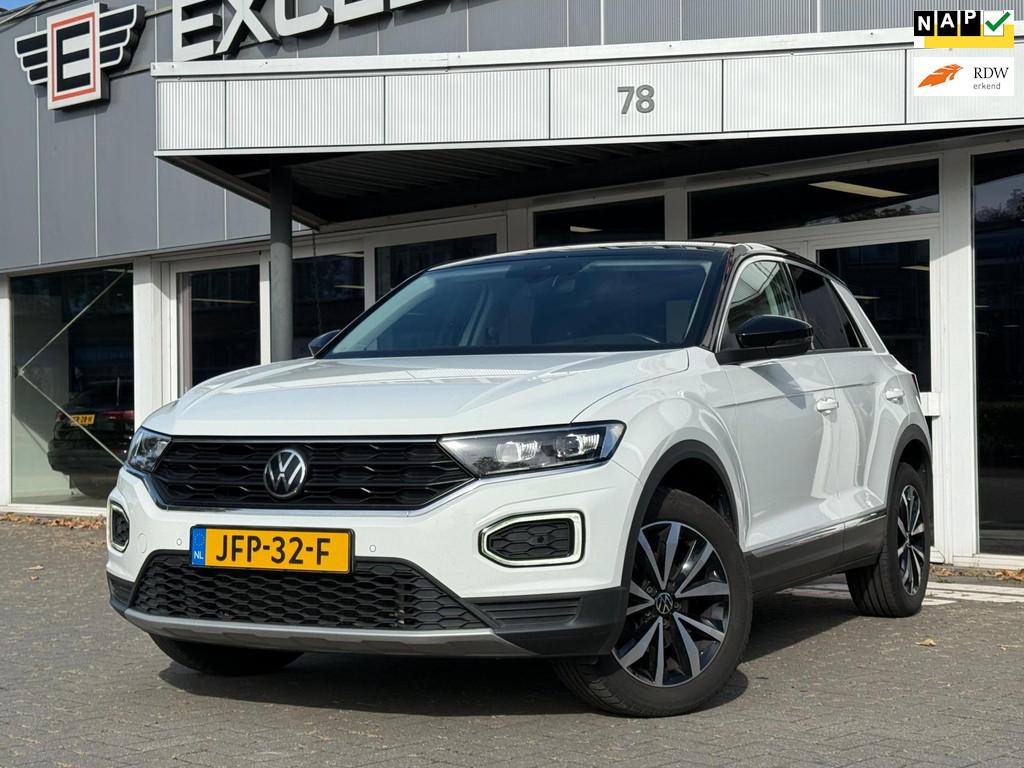 Volkswagen T-Roc 1.5 TSI DSG 150PK | Carplay | ACC | PDC, 1254 kg, Stof, Zwart, 4 cilinders