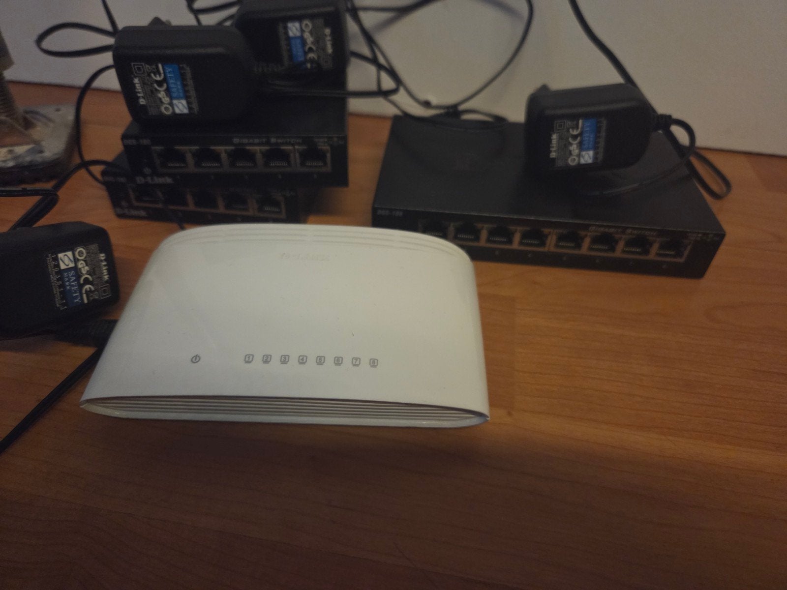 D-Link Gigabit Switches – DGS-1008D, DGS-108 & 2x DGS-105, Ophalen, Gebruikt
