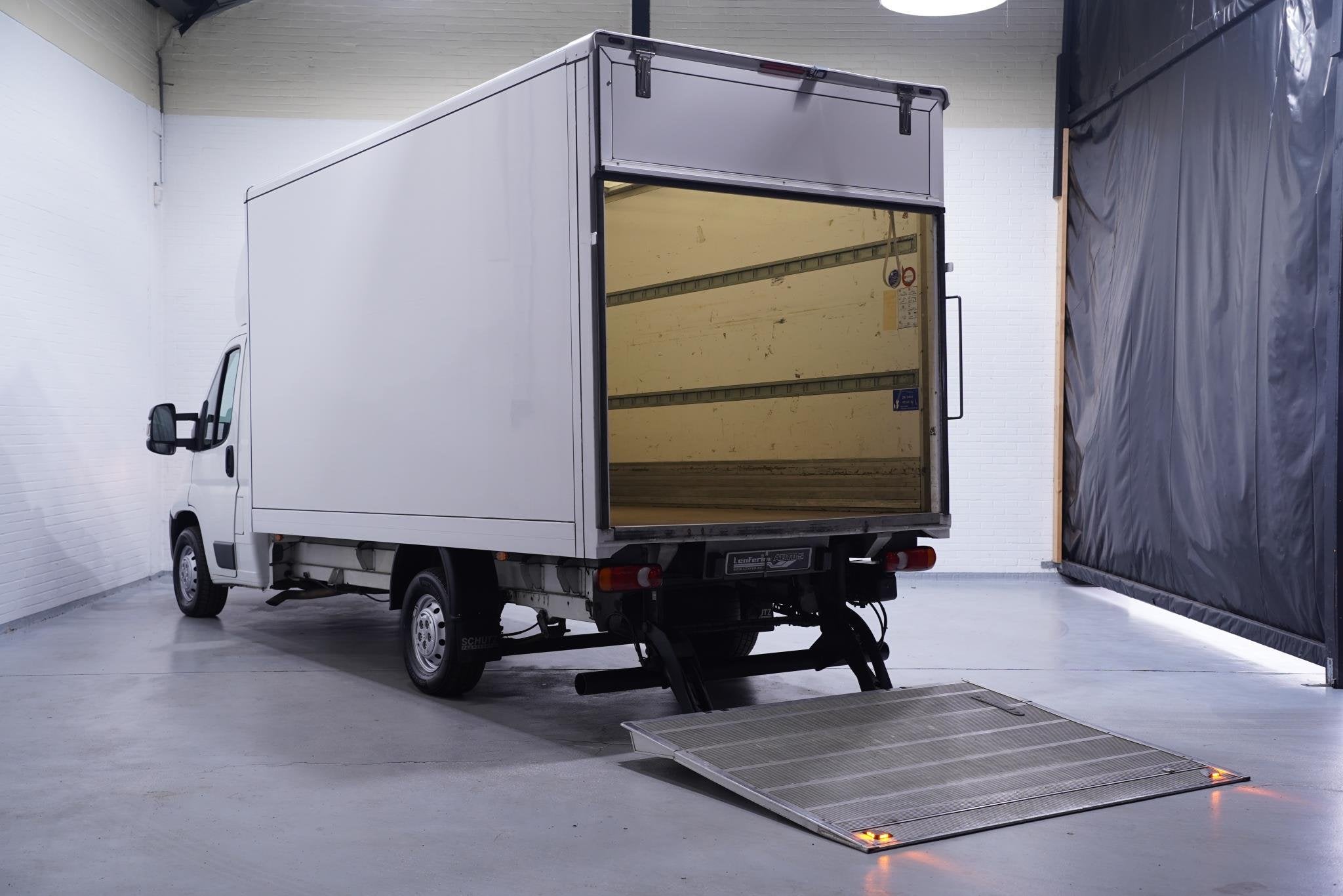 Citroen Jumper 2.0 HDI 130 pk Bakwagen met Laadklep Navi Air, Voorwielaandrijving, Stof, Gebruikt, 4 cilinders