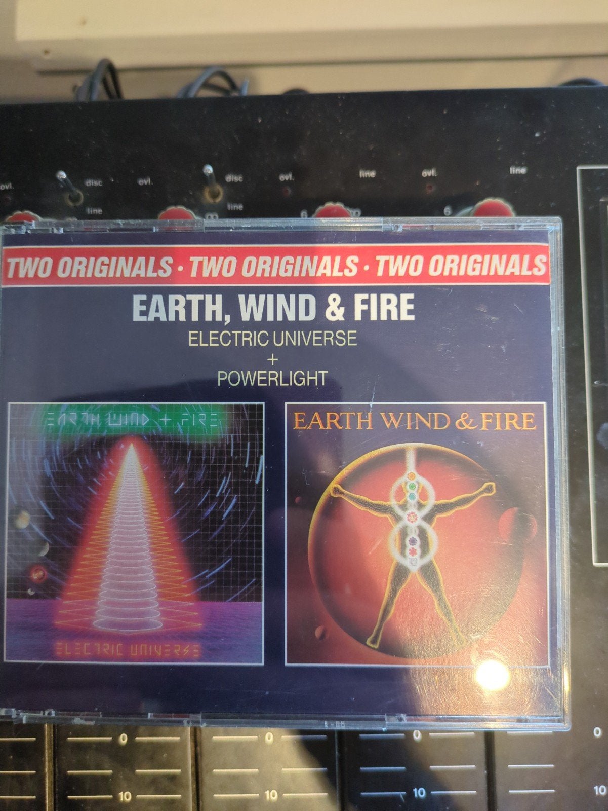 Earth, Wind & Fire - Electric Universe + Powerlight (CD), Cd's en Dvd's, Ophalen of Verzenden, Gebruikt, Funk, Album