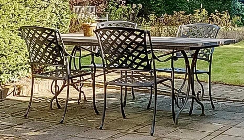 Gratis tuinset: tafel met 4 stoelen, Tuin en Terras, Ophalen, Gebruikt, Rechthoekig, Metaal