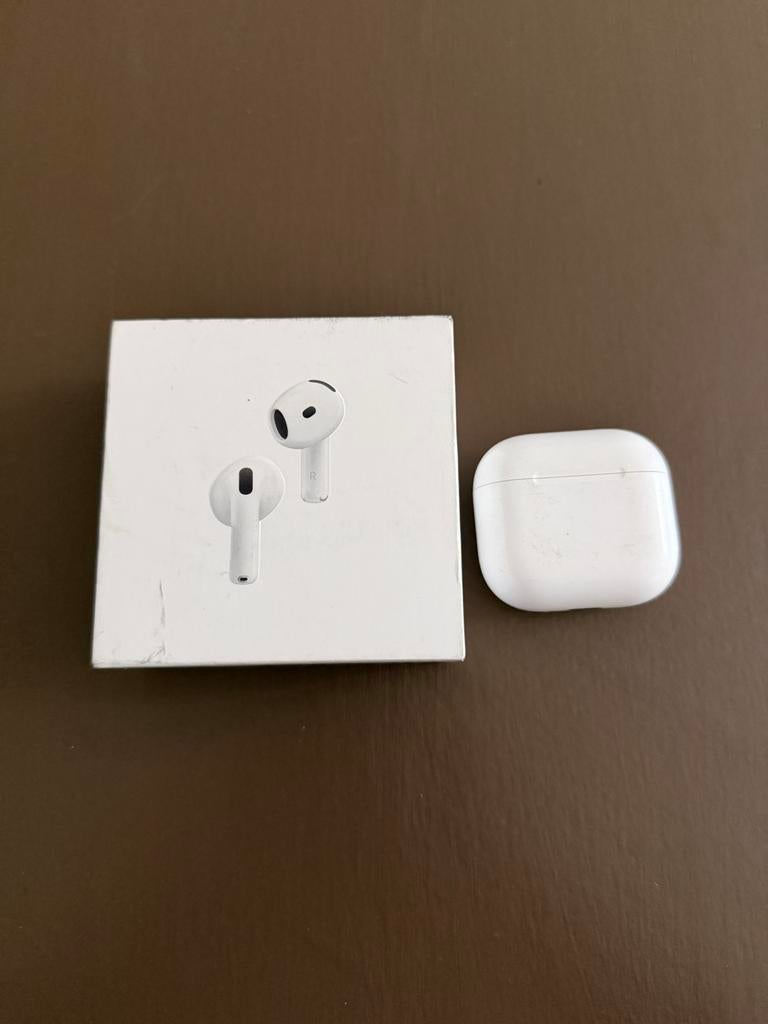 Airpods 4 met noise cancelling ( alleen rechter aanwezig), Ophalen of Verzenden, Zo goed als nieuw