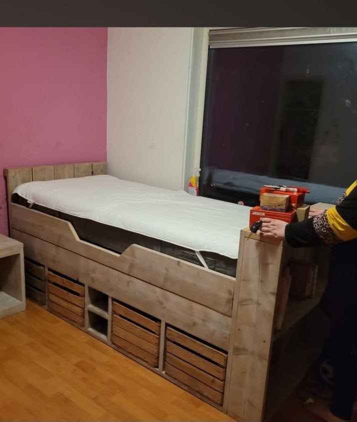 1 persoon bed half hoog, Ophalen, 90 cm, Stijger, Zo goed als nieuw