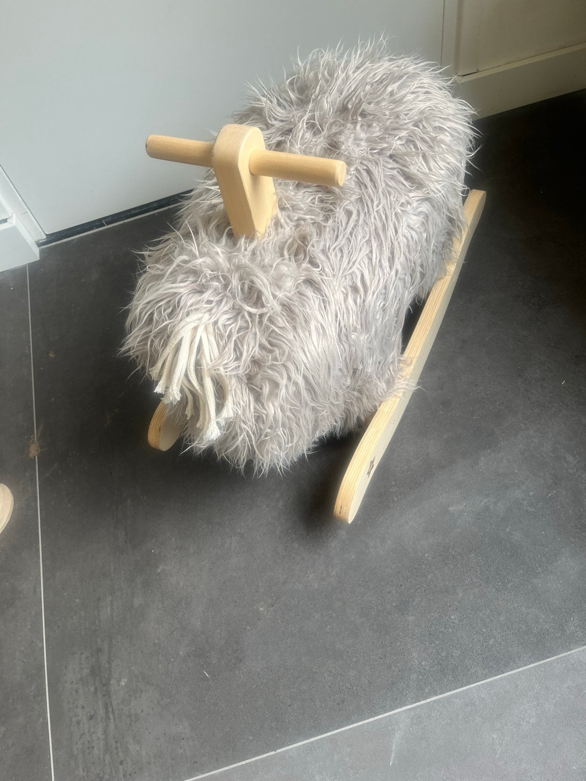 Schattig Kids Concept schommelschaap, Ophalen, Zo goed als nieuw