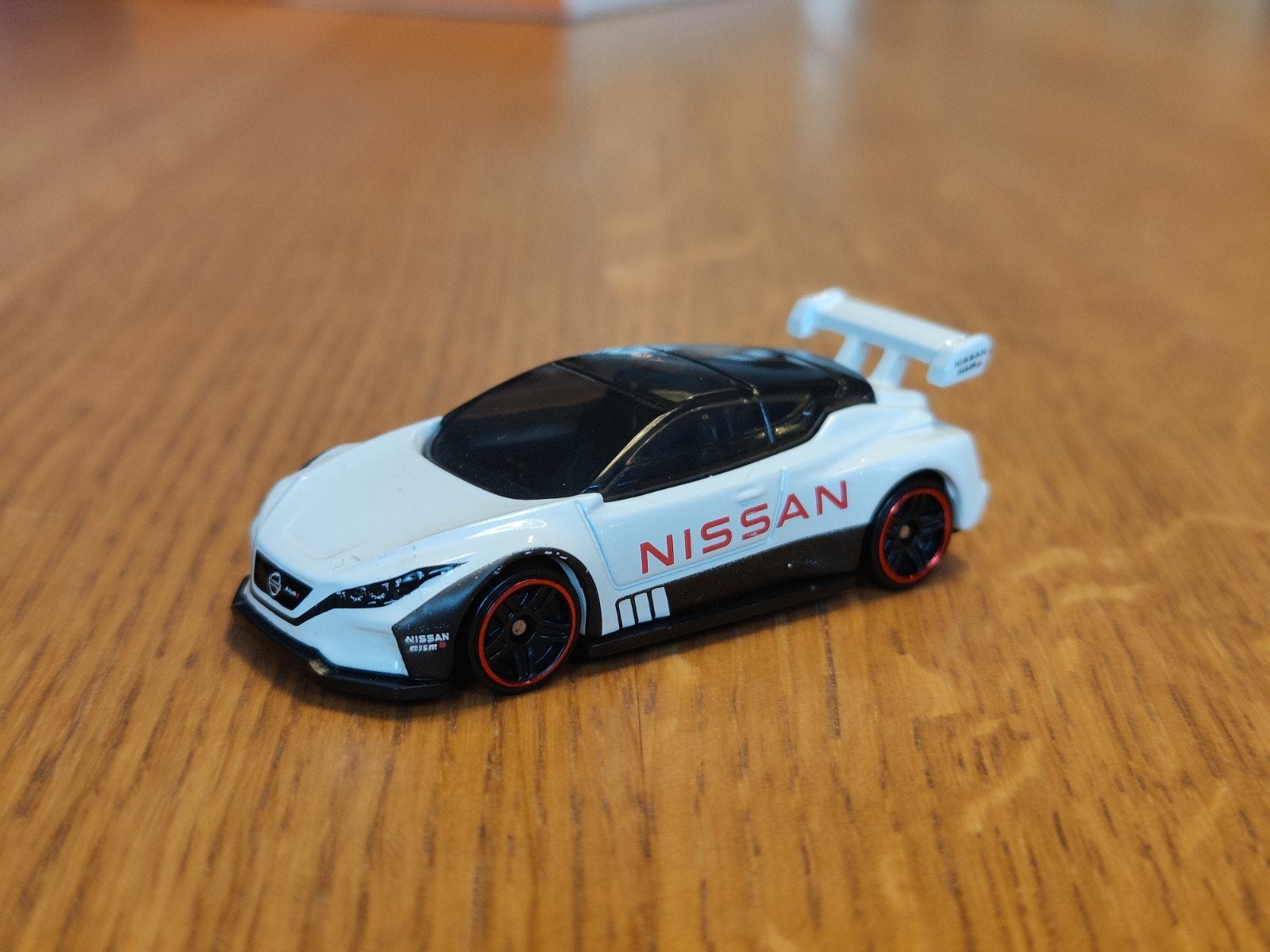Hot Wheels Nissan Leaf Nismo, Hobby en Vrije tijd, Modelauto's | Overige schalen, Ophalen of Verzenden, Zo goed als nieuw, Auto