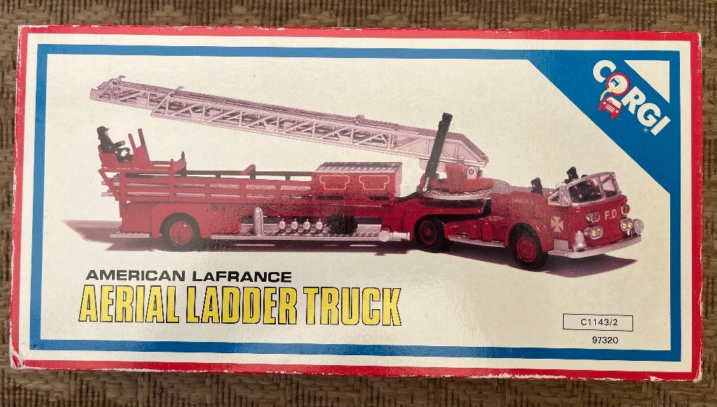 Corgi Toys - American La France ladder fire truck, Ophalen of Verzenden, Zo goed als nieuw, Bus of Vrachtwagen, Corgi