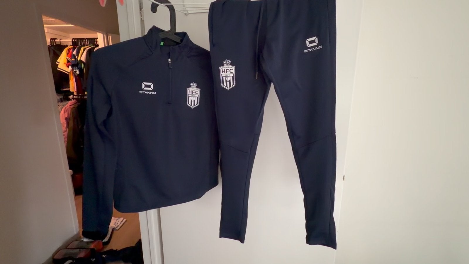 Heel koninklijke hfc kleding pakket maat 152, Ophalen of Verzenden, Nieuw, Jongen of Meisje, Sport- of Zwemkleding