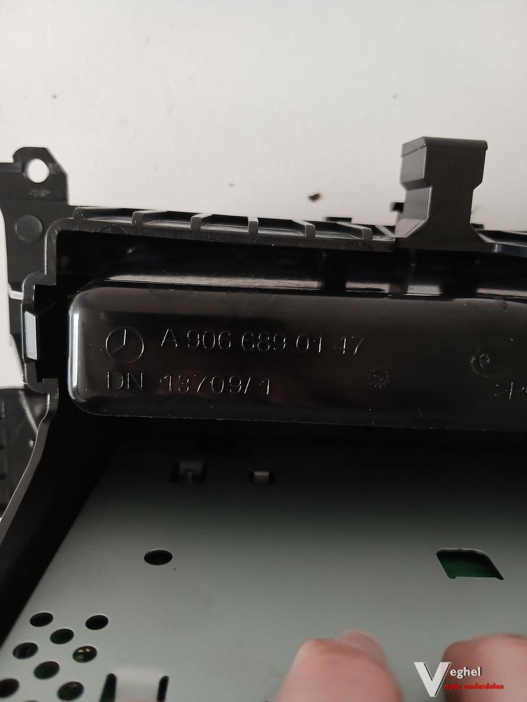MB Vito bestel 2.2 110CDI Radio/cd speler '11, Gebruikt, -, -, Ophalen of Verzenden