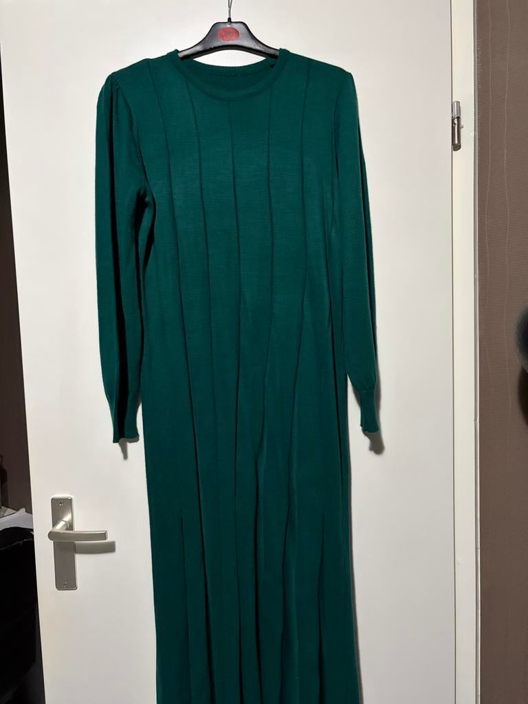 Donkergroene gebreide jurk met lange mouwen maat 44, Kleding | Dames, Jurken, Maat 42/44 (L), Ophalen of Verzenden, Zo goed als nieuw