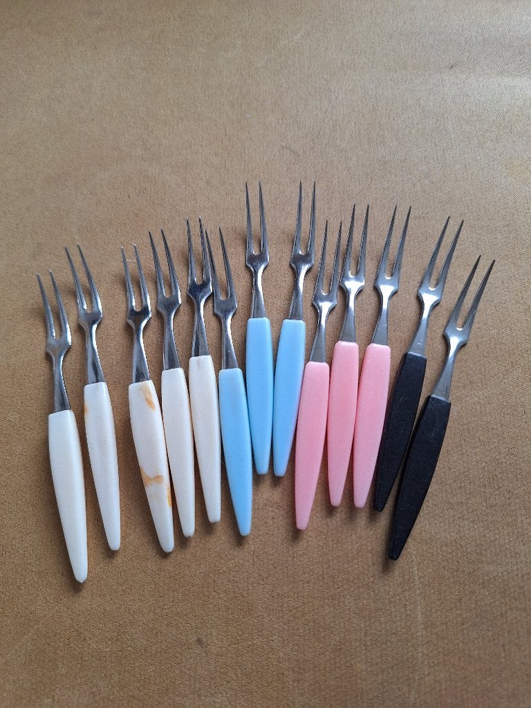 Set van 13 vintage gebaksvorkjes RVS gekleurde handvatten, Ophalen